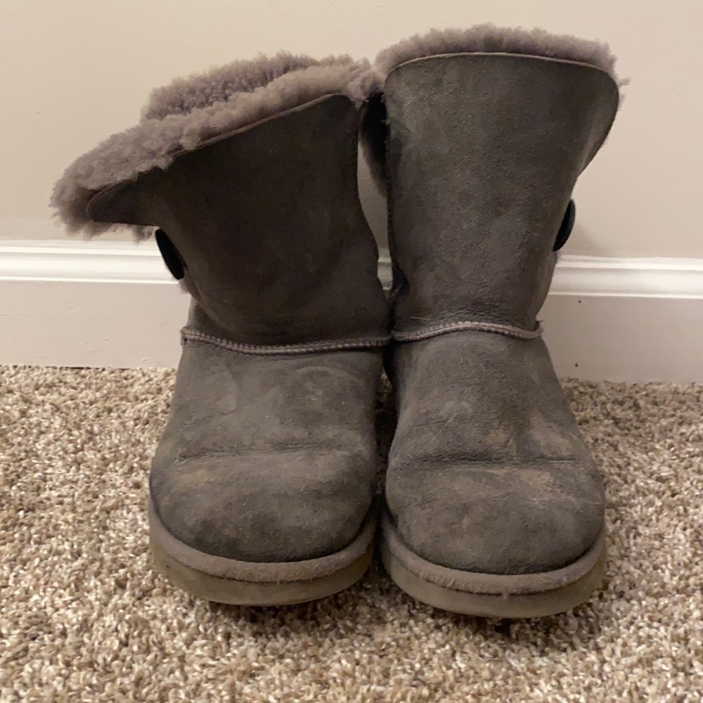 Lightly worn button Ugg’s